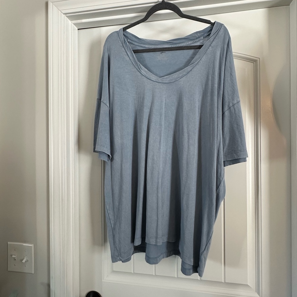NWOT Aerie V-Neck T-Shirt
